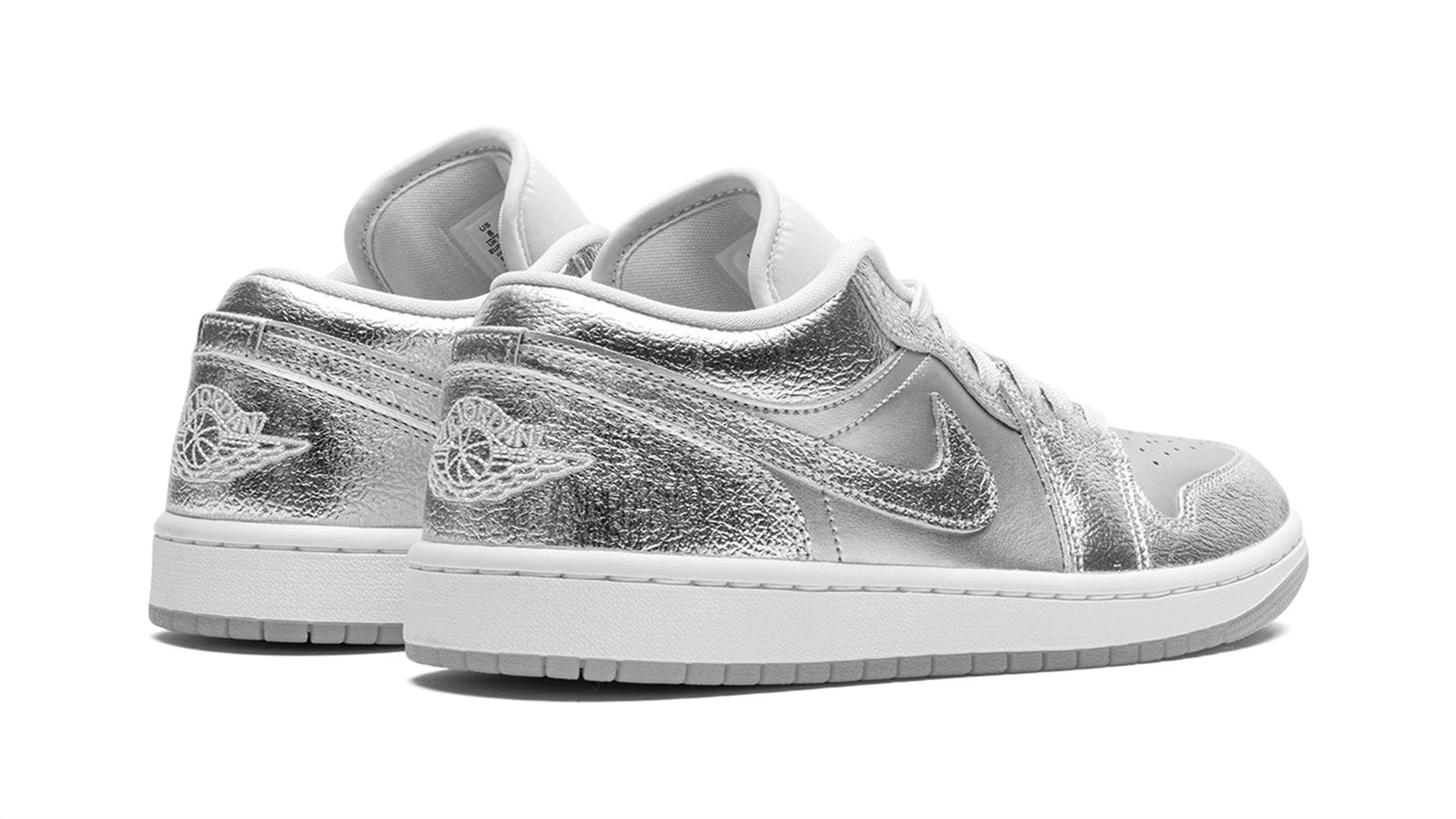 Air Jordan 1 Low SE WMNS "Metallic Silver"