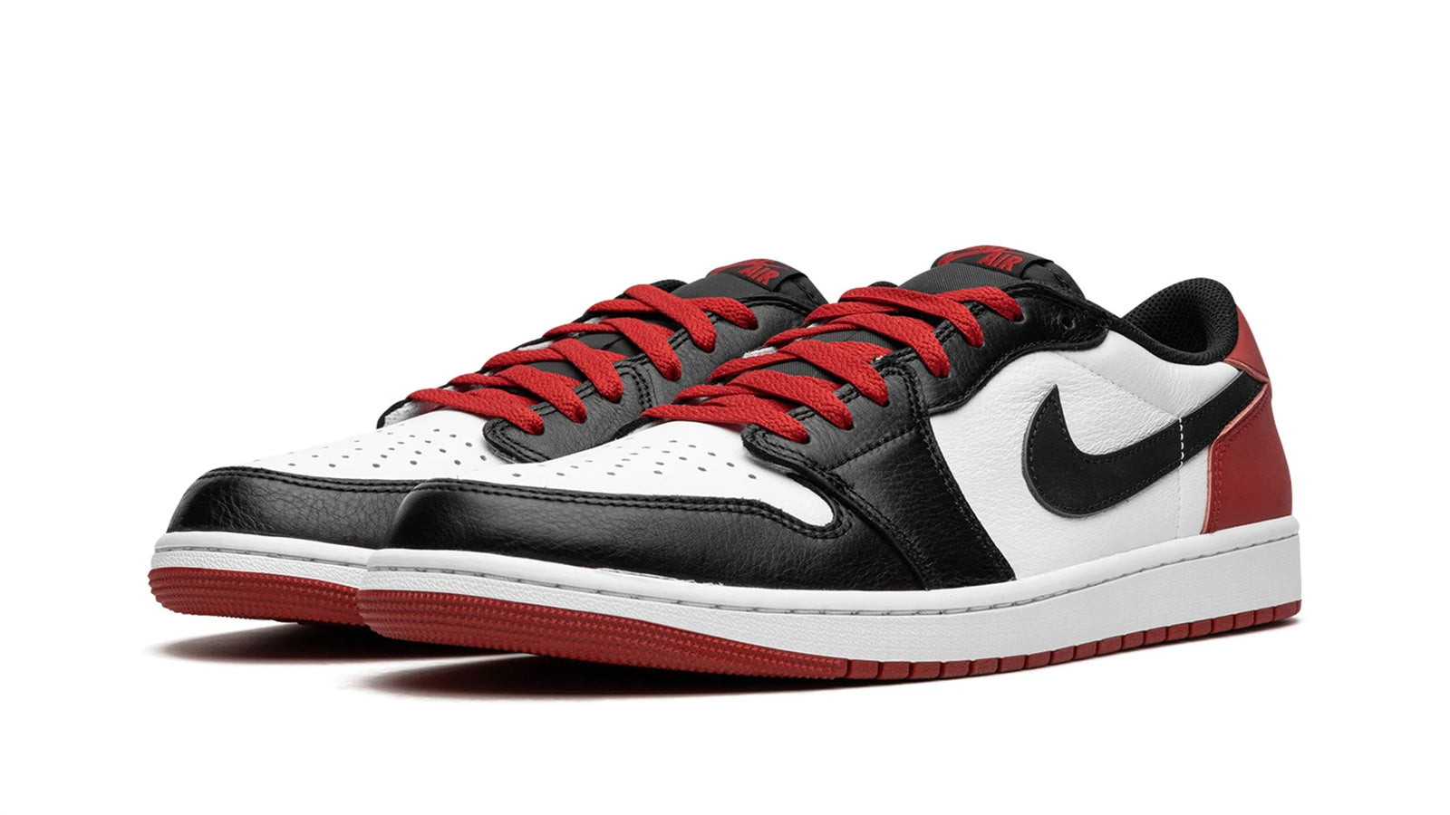 Air Jordan 1 Low GS "Black Toe"